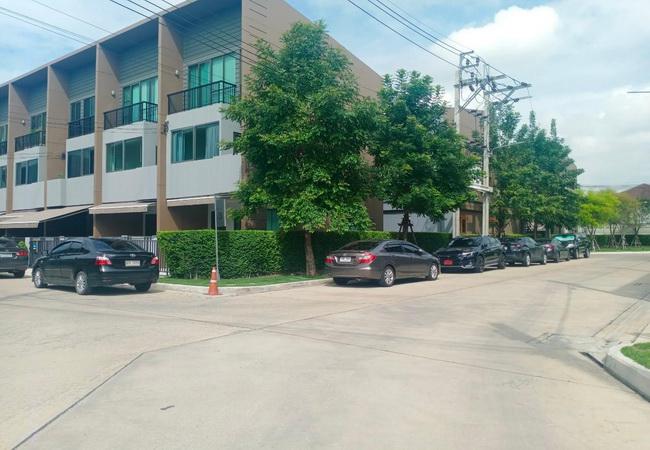 ทาวน์เฮาส์ 5500000 นนทบุรี บางกรวย บางกรวย