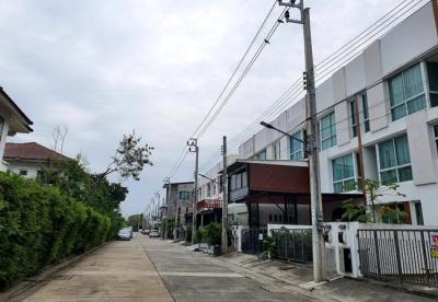 ทาวน์เฮาส์ 4250000 กรุงเทพมหานคร เขตลาดกระบัง คลองสามประเวศ