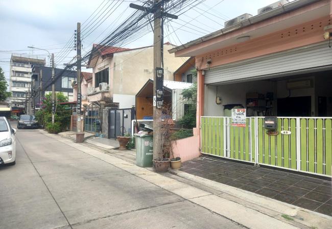 ทาวน์เฮาส์ 2300000 นนทบุรี เมืองนนทบุรี ท่าทราย