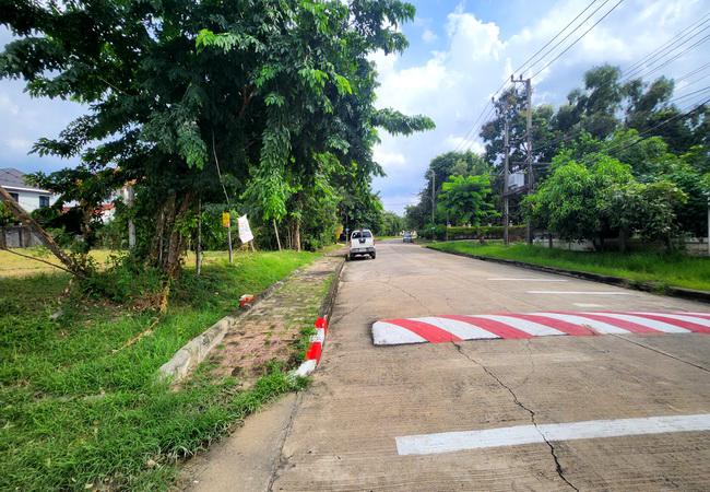 ที่ดิน 6583000 ปทุมธานี ธัญบุรี ประชาธิปัตย์