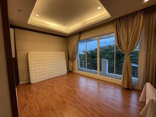 ทาวน์เฮาส์ 5600000 กรุงเทพมหานคร เขตลาดกระบัง ลาดกระบัง