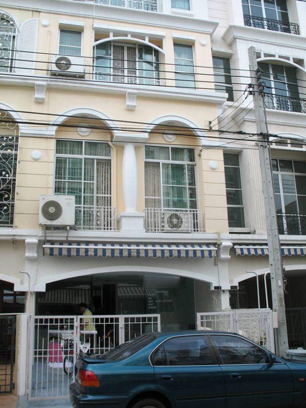 อาคารพาณิชย์ 13900000 กรุงเทพมหานคร เขตจตุจักร ลาดยาว