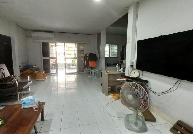 บ้านแฝด 2750000 ปทุมธานี ลำลูกกา ลาดสวาย