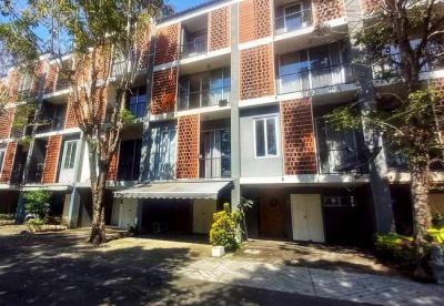 ทาวน์เฮาส์ 4800000 กรุงเทพมหานคร เขตคันนายาว คันนายาว