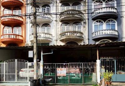 ทาวน์เฮาส์ 2950000 นนทบุรี เมืองนนทบุรี สวนใหญ่